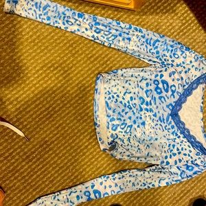 Indie blue Cheetah print cropped long sleeve shirt lace V-neck soft